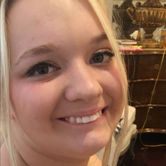 Meet your Posher, Brianna - Picture 3 of 7